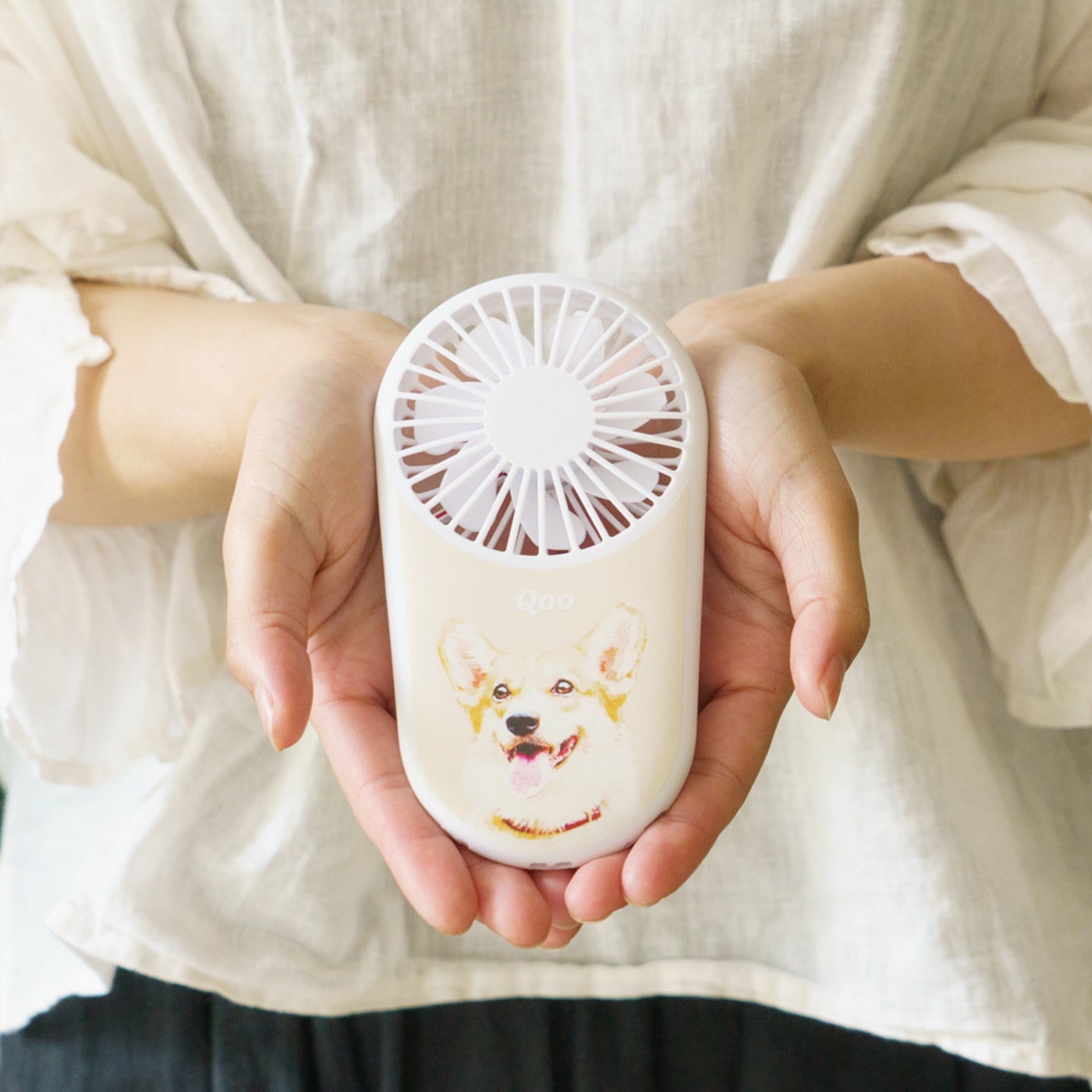 ペットの写真でオリジナルハンディファン (似顔絵ハンディファン) - うちの子グッズ Qoo │ ペットの写真を送るだけオリジナルうちの子グッズなら