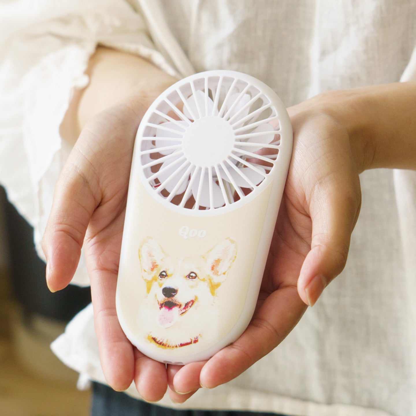 ペットの写真でオリジナルハンディファン (似顔絵ハンディファン) - うちの子グッズ Qoo │ ペットの写真を送るだけオリジナルうちの子グッズなら