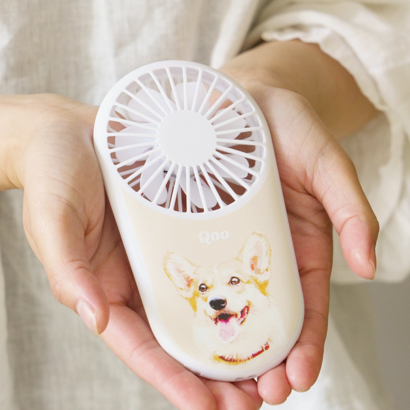 ペットの写真でオリジナルハンディファン (似顔絵ハンディファン) - うちの子グッズ Qoo │ ペットの写真を送るだけオリジナルうちの子グッズなら