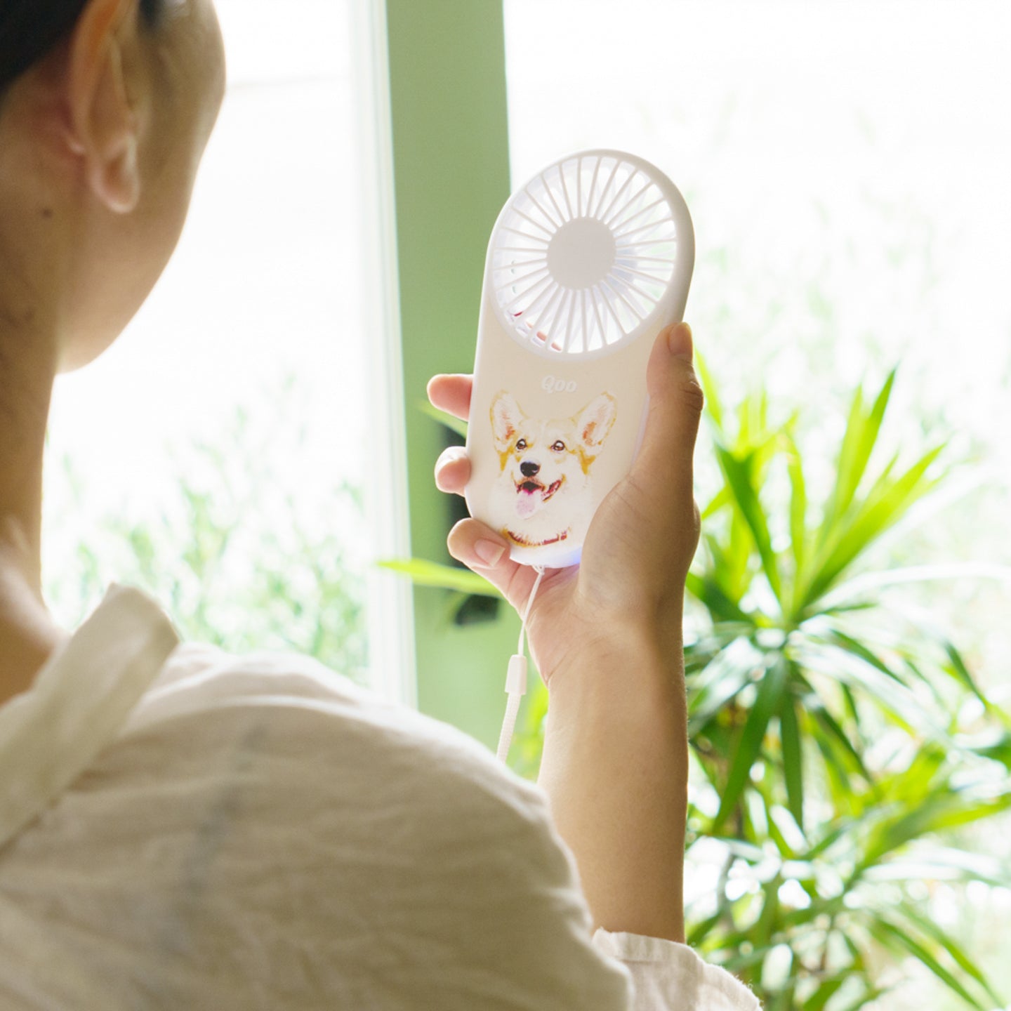 ペットの写真でオリジナルハンディファン (似顔絵ハンディファン) - うちの子グッズ Qoo │ ペットの写真を送るだけオリジナルうちの子グッズなら